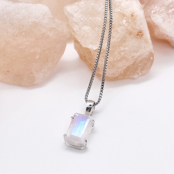 Healing Stones And Crystals Jewelry - GORGEOUS Faceted Rainbow Moonstone Sterling Silver Necklace